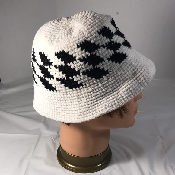 Black and White Patterned Knit Unisex Fisherman’s Hat - Picture 4 of 8